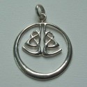 Pendentif en argent motif tribal