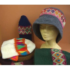 Chapeaux tissage péruvien et crochet laine