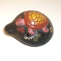 Ocarina avec tortue en relief en céramique