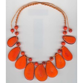 C172 Collier pétales de tagua