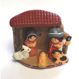 Crèche artisanale péruvienne en terre cuite peinte main.