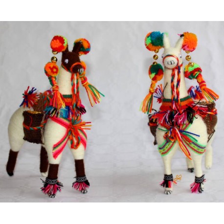Lama figurine en laine du Pérou